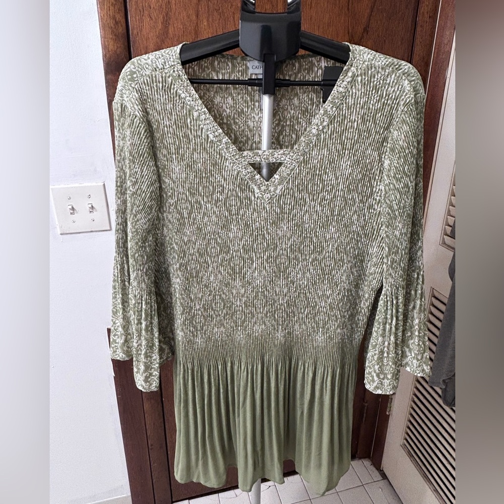 Catherines Women's Green Medallion Geometric V-Neck Pleated Top 2X